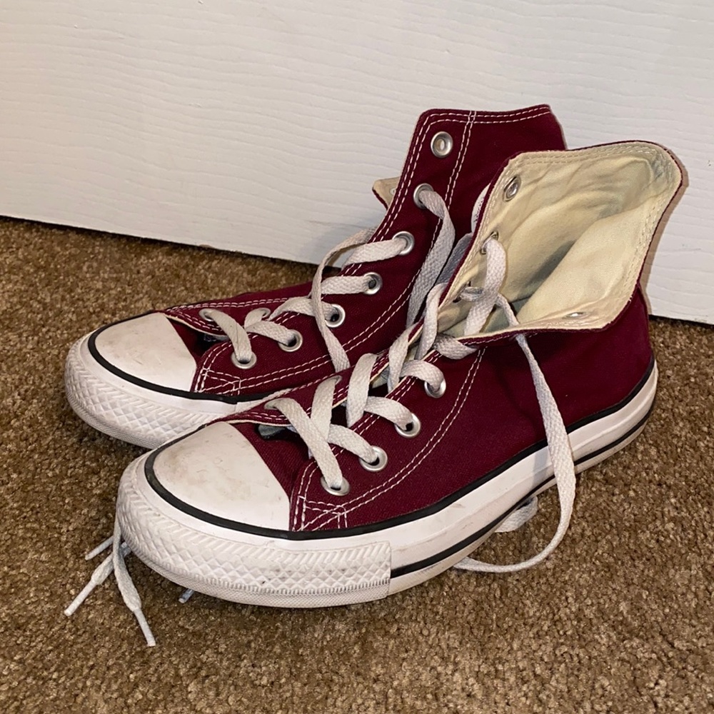 Converse High Tops Maroon